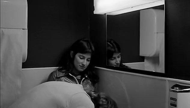 Kamyon Şoförü ve Çingene Kadın Benzinlik Tuvaletinde Sex izle